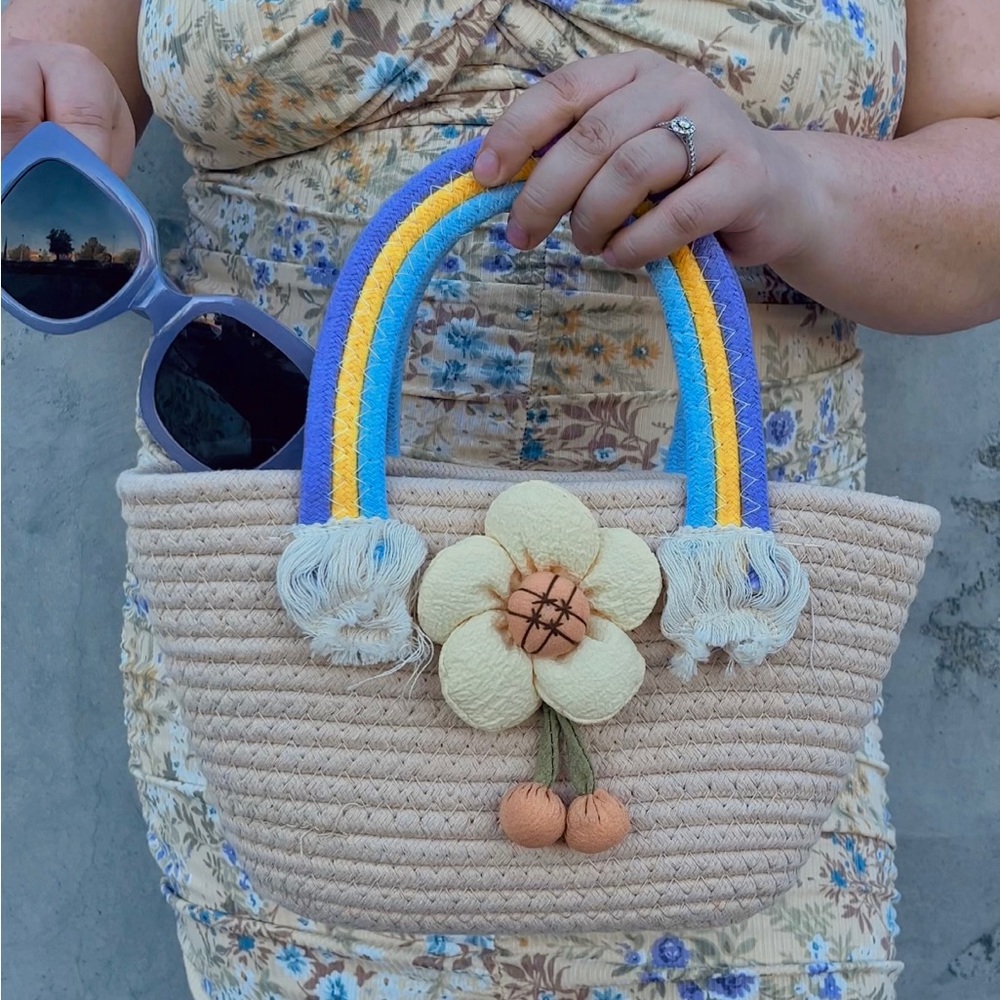Small straw tote bag. Cute and small